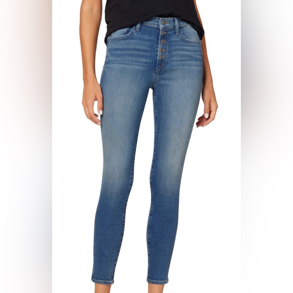 BRAND NEW (still in packaging) high rise Joes jeans!